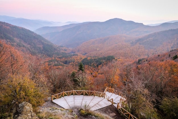 Best US National Parks for Fall Foliage in October & November