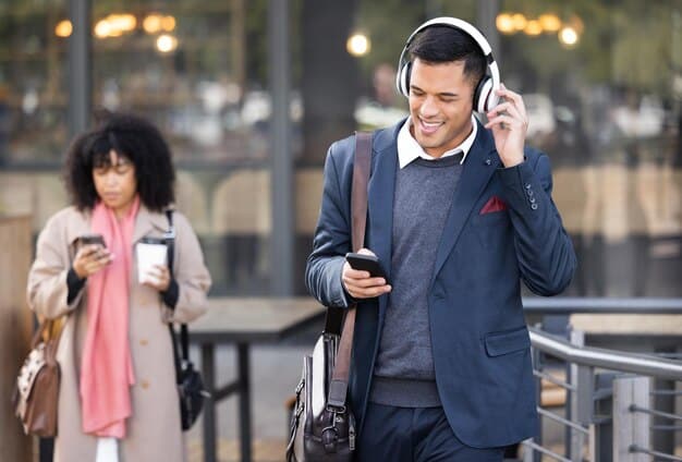 Family Travel Tech: 5 Must-Have Gadgets
